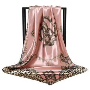 Women Square Scarf Simulated Satin Satin Leopard Print Gold Chain Baroque Print Retro Fashion Shawl Large