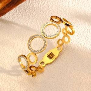 Bracelet luxueux en acier inoxydable plaqué or avec double rangée de diamants pavés
