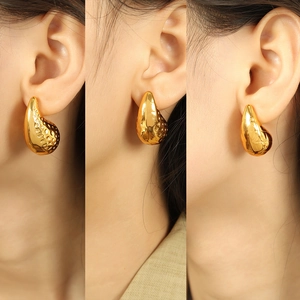 Polished 18K gold plated chunky teardrop earrings with textured hammered finish