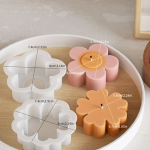 Dettaglio degli stampi in silicone per candele a fiori con misure per il fai-da-te