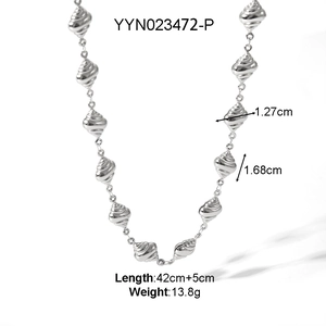 Detail of silver conch link chain necklace showing size 1.68cm and 42cm length specs