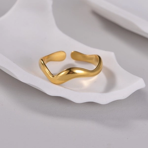 Elegant gold water wave open ring with polished irregular curve for women fashion
