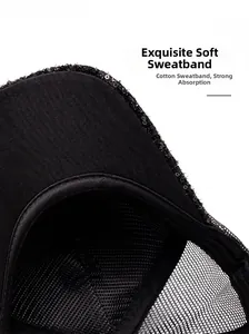 Détail du bandeau en coton doux et du filet noir respirant sur la casquette à paillettes