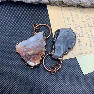 Vintage onregelmatige zonne-agaat druzy hanger met antieke koperen metalen rand