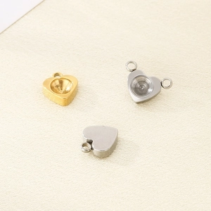 Heart shaped stainless steel jewelry pendants in gold and silver for DIY earring crafts