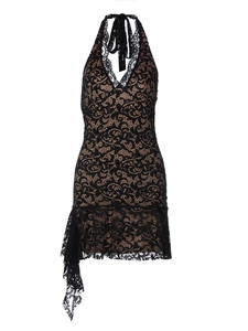 Robe courte dos nu en dentelle noire avec col en V profond et ourlet asymétrique