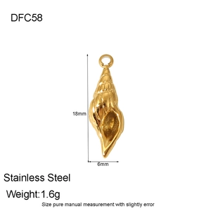 Gold stainless steel conch shell pendant detail with 18mm size and 1.6g weight info