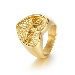 Anello a cuore placcato oro 18k in acciaio inossidabile con incisione Mom e fascia larga