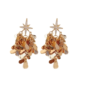 Boucles d'oreilles étoile dorées avec zircons et sequins en forme de goutte d'eau