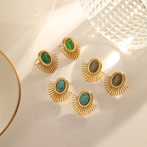 Boucles d'oreilles soleil vintage dorées avec pierres turquoise et vert émeraude