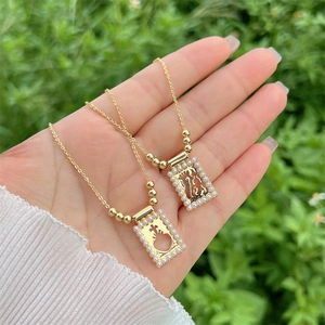 Baroque Vintage 18K Gold Plated Copper Pendant Necklace With Faux Artificial Pearl Hollow Rectangular Heart Design For Women