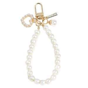 Porte-clés élégant en perles blanches avec pendentif cœur doré et breloque coquille