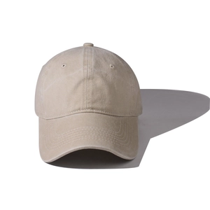 Vue de face de la casquette de baseball en coton kaki avec œillets et visière courbée