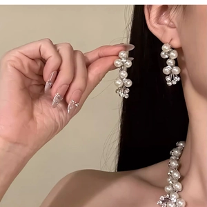 Vintage floral pearl and diamond jewelry set with necklace and drop tassel earrings