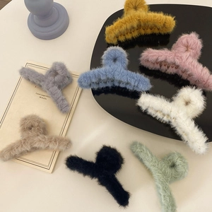 Fluffy Plush Hair Claw Clip Elegant Faux Rabbit Fur Hair Catch Solid Color Hair Styling Accessories For Women