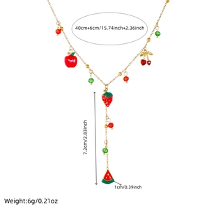 Collier doré avec pendentifs fruits fraise et pastèque et perles colorées vibrantes