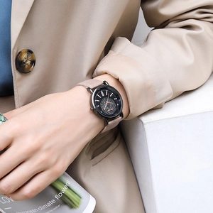 Montre quartz ciel étoilé pour femme avec bracelet en cuir beige et index en or rose