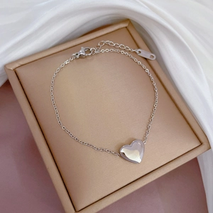 Minimalist silver heart pendant bracelet on O-chain with adjustable lobster clasp