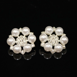 Elegant alloy flower sewing buttons with white pearls and sparkling rhinestones