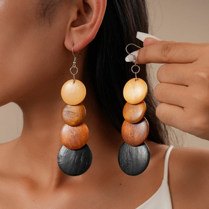 Bohemian retro wooden beaded geometric round drop earrings with gradient color disks