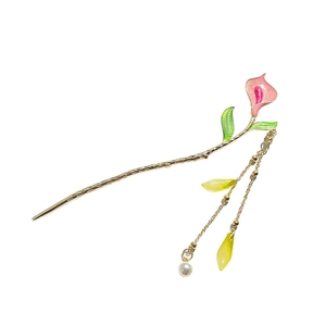 Elegant gold flower hair stick with dangling tassels and pearls for traditional styling