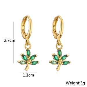 Detailed size chart for gold pineapple earrings showing 2.7cm length and 3g weight