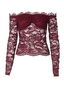 Elegante top bordeaux con spalle scoperte in pizzo e ricami traforati a maniche lunghe
