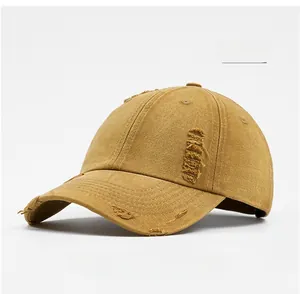 Détails de la casquette de baseball en jean jaune délavé avec déchirures vintage usées