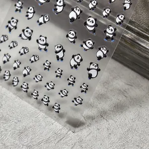Stickers à ongles 3D gaufrés avec d'adorables pandas skieurs pour manucure créative
