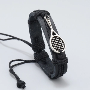 Bracelet en cuir noir tressé à la main avec charm raquette de tennis en métal argenté