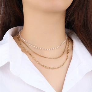 Three-layer 18K gold plated stainless steel necklace with faux pearls and chain link style