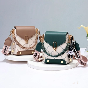 Quilted PU leather bucket bag set in khaki and green with chain and bear charm