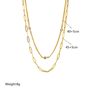 Collana a doppio strato dorata con accenti di diamante e misure di lunghezza indicate