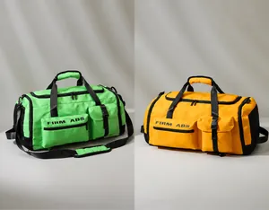 Detailansicht der großen Fitness-Reisetasche mit Trockentrennungsfach und Tragegriffen