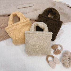 Mini sacs cabas en peluche jaune, blanc et marron avec accessoires cheveux assortis