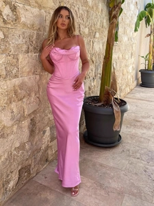 Rosa Satin-Maxikleid mit Korsettdesign und Spaghettiträgern für Damen in Passform