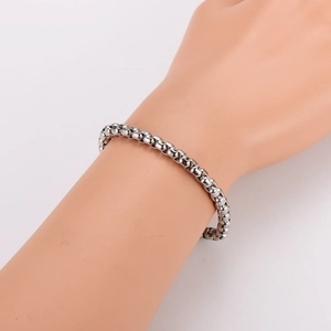 Minimalist 304 stainless steel box chain bracelet in silver for men and women