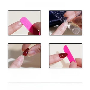 Instrucciones detalladas en cuatro pasos para aplicar estas uñas postizas florales