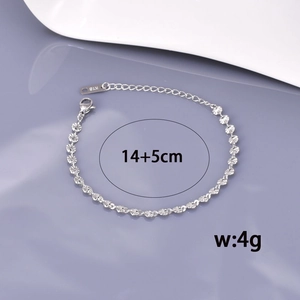 Sparkling 18K gold-plated snowflake bracelet for women with elegant adjustable link chain