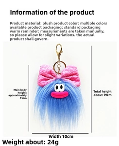 Dettaglio portachiavi in peluche blu con fiocco rosa e gancio in metallo dorato