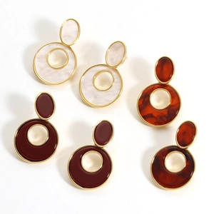 Minimalist 18K gold plated hollow round geometric earrings in marble and amber resin