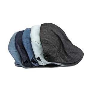 Klassische Schiebermützen aus verwaschenem Denim in fünf Farben mit Metallschnallen