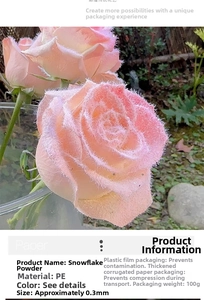 Dettaglio macro di 100g di polvere di neve PE rosa per decorazione floreale di Natale