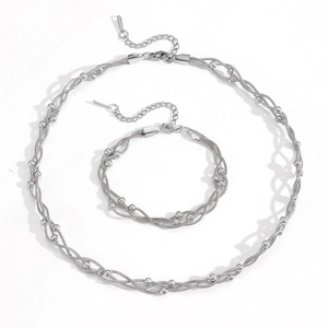 Ensemble collier et bracelet argenté à plusieurs rangs avec texture de perles