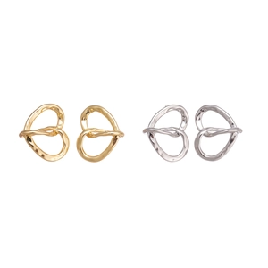 Orecchini a cuore irregolari placcati oro 18 carati e argento con texture martellata