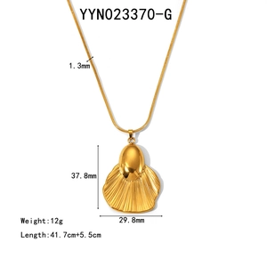 Dimensions détaillées du collier pendentif coquillage plaqué or 18 carats YYN023370-G