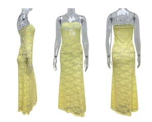 Vue triple d'une robe bustier en dentelle jaune vif sur un mannequin transparent