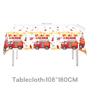 Dettaglio tovaglia tema pompiere con testo Sound The Alarm misura 108x180 cm