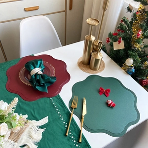 Flower Shaped Placemats Faux Leather PU PVC Waterproof Oilproof Heat Resistant Scalloped Dining Table Mats Christmas Holiday Decor