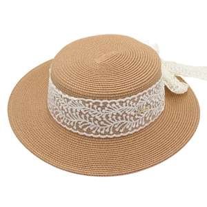 Chapeau canotier en paille élégant avec ruban en dentelle blanche pour la plage en été
